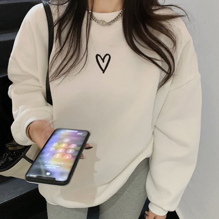 기모 오버핏 맨투맨 하트자수 포인트 겨울용 여성 캐주얼
