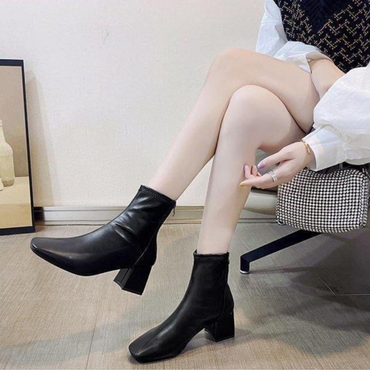 앵클부츠 하이힐 부츠 슈즈 힐 하이힐 사선 겨울부츠 여성하이힐 숏부츠 여성 모던 패션