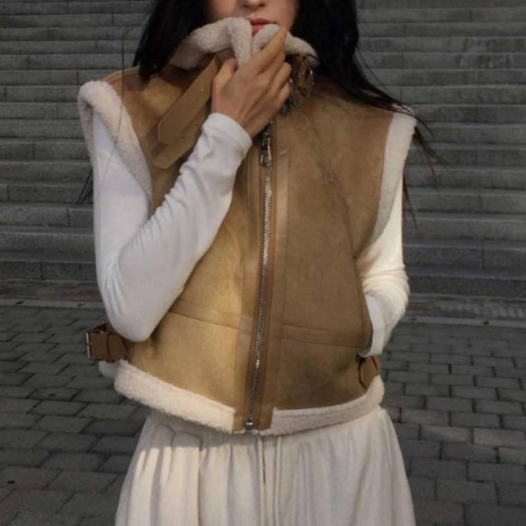 하이넥 여성 버클 포인트 크롭 조끼 레이어드 베스트