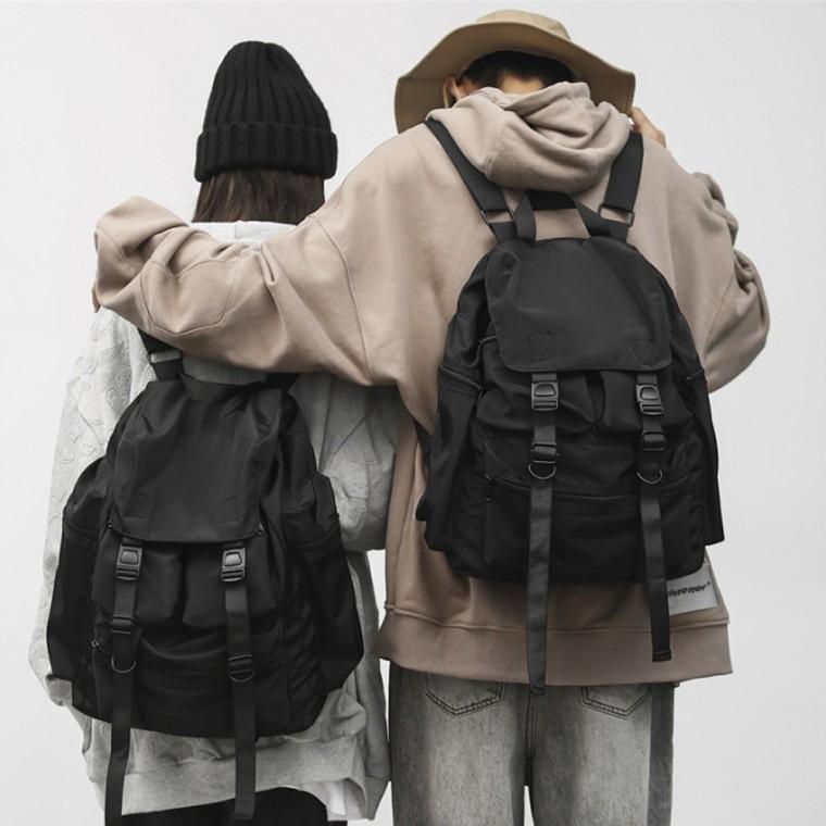 남여공용 내츄럴 디자인 포켓 데일리 올 블랙 백팩