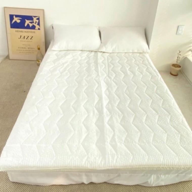 사계절 접이식 3단 토퍼 패드 매트리스 2인용 화이트