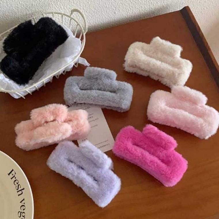 보드라운 페이크퍼 올림머리 헤어 집게핀