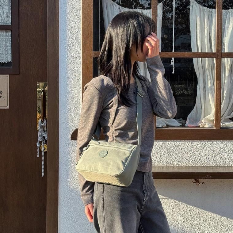 가벼운 데일리 캐주얼 여행 크로스백 직장인 가방