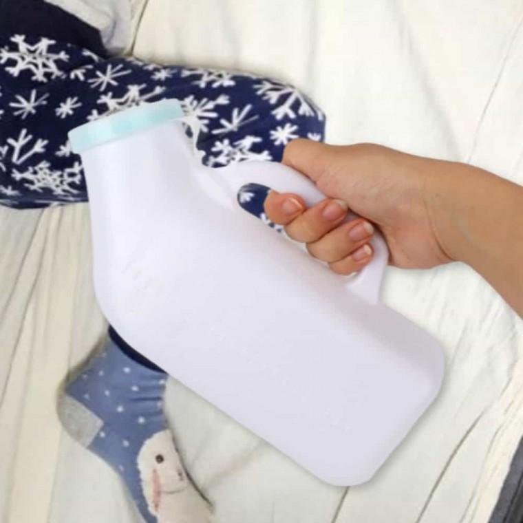 휴대용 남성소변통 1.2L 화이트 간이화장실 오줌통 환자소변기