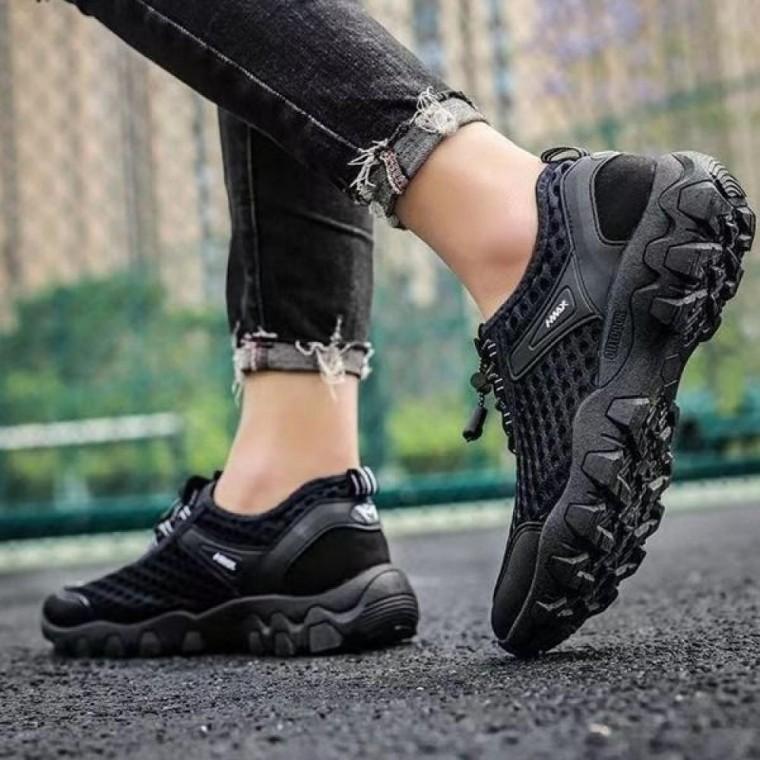 메쉬 아쿠아 경량 트래킹화 등산신발 빠지