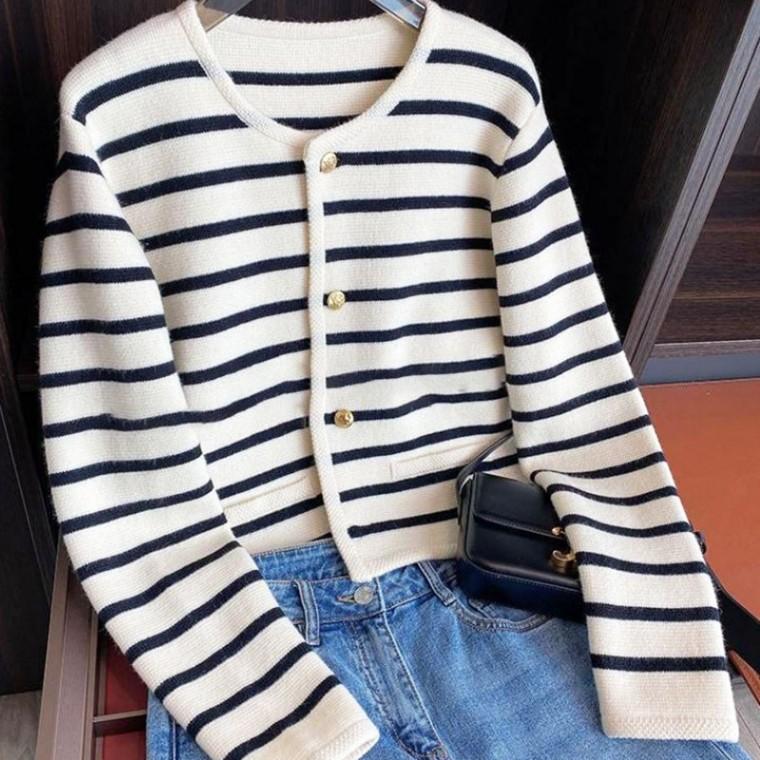 여성 골드 버클 스트라이프 라운드 가디건 간절기 줄무늬 여자 봄 아우터