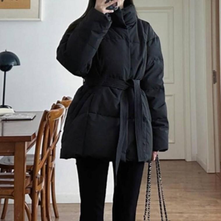 패딩 허리스트랩 깔끔하고 단정한 분위기의 아우터