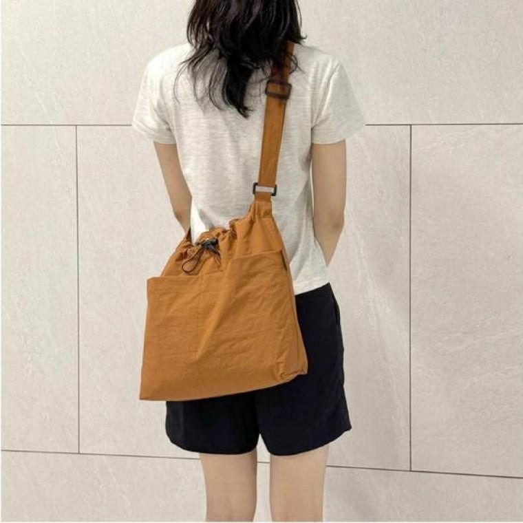 넉넉한 수납공간 체계적으로 정리할수 있는 가벼운