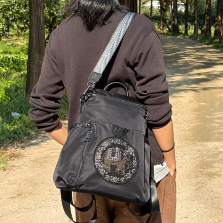 여성 캐주얼 큐빅 코끼리 블랙 숄더 백팩