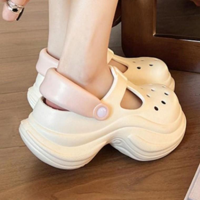 여성 키높이 EVA 펀칭 샌들 6cm 1P 편안한 여름 슬리퍼 물놀이 바캉스 신발