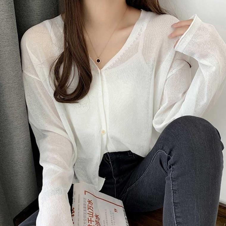 여자 회사 출근 룩 사무실 냉방 여름 긴팔 가디건