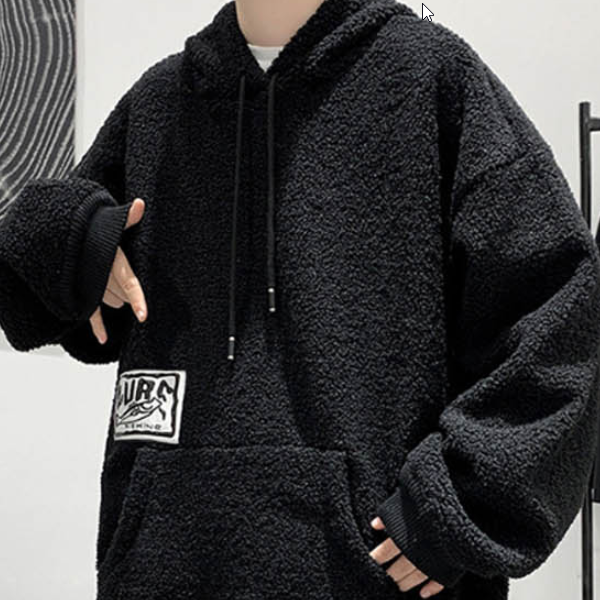 포켓 디자인 겨울 후드티 편안한 착용감과 멋스러운 스타일을 동시에 갖춘 앞포켓 후드티
