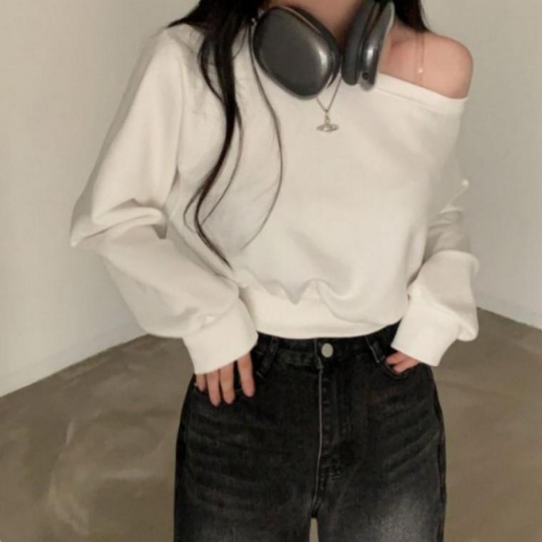 간절기 티셔츠 티츠 코디 숄더 크롭 오프 맨투맨