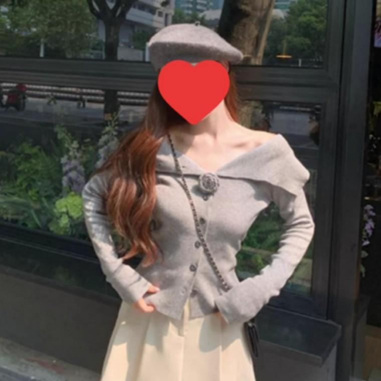 오프숄더 슬림 골지 가디건 플라워 코사지 여성용 유니크 세련된 상의 포인트 가을 아우터