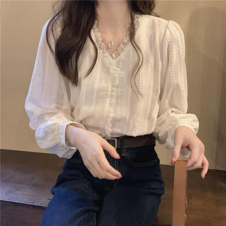 블라우스 상의 레이스 봄가을 데이트룩 펀칭블라우스 프릴 여성 러블리 펀칭 화사한