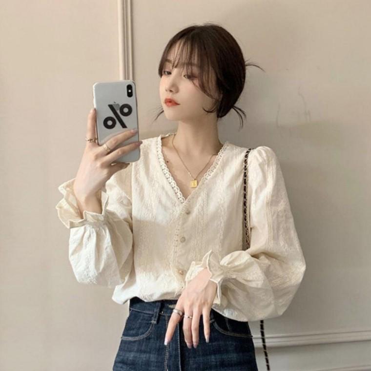 여성상의 브이넥 소매 여성 봄가을 블라우스 자수 러플 여유핏 화사한 데일리룩