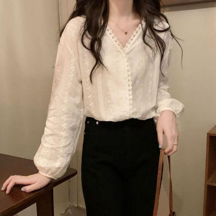 블라우스 실루엣 여성블라우스 여리핏 여성 레이스 브이넥 페미닌무드 봄가을 펀칭