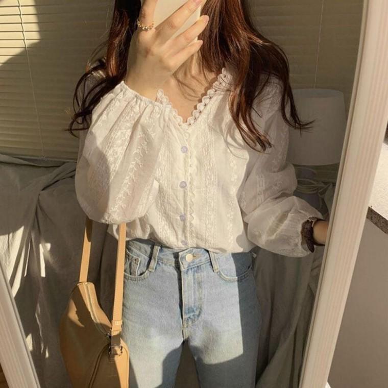 블라우스 긴팔 펀칭 여성 브이넥 레이스 페미닌무드 스타일 여성블라우스 봄가을 꾸안꾸