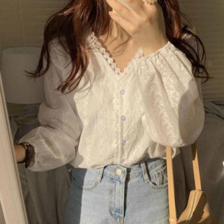 여성 캐주얼 블라우스 펀칭 레이스 브이넥 여름소재 봄가을