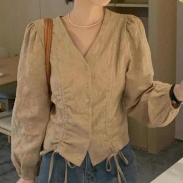 여성 블라우스 셔링 실루엣 스트랩 브이넥 봄가을 데일리룩