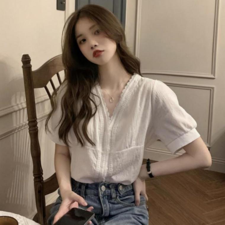 하객룩 여성 레이스 블라우스 페미닌 봄가을 브이넥 원픽