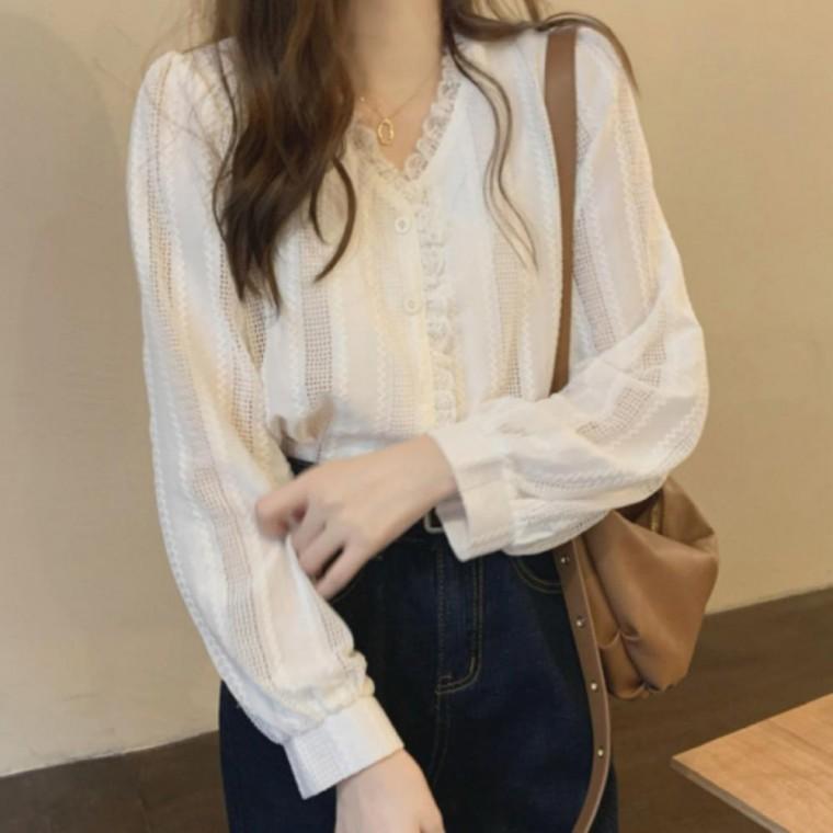 브이넥 펀칭 레이스 긴팔 예쁜 블라우스 봄 가을 여성 포인트 상의 코디 추천