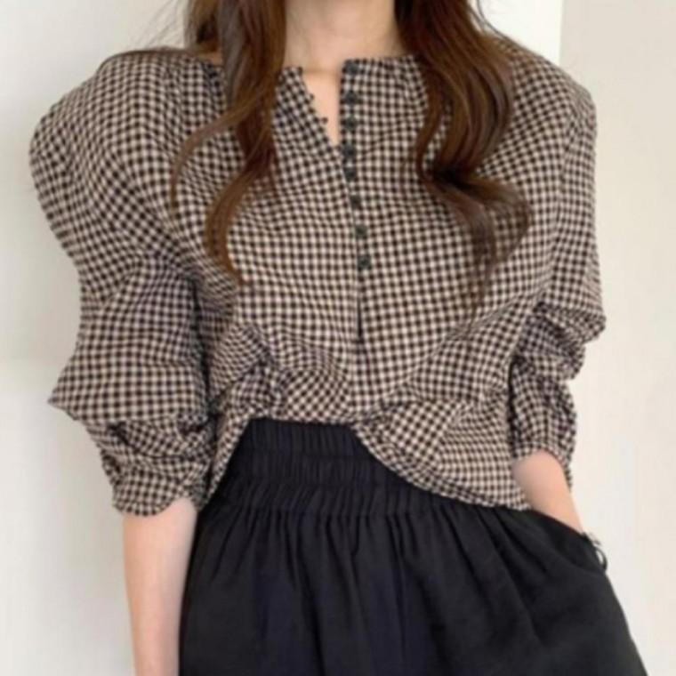 러블리 체크 블라우스 봄가을 셔링 퍼프 여성 데이트룩