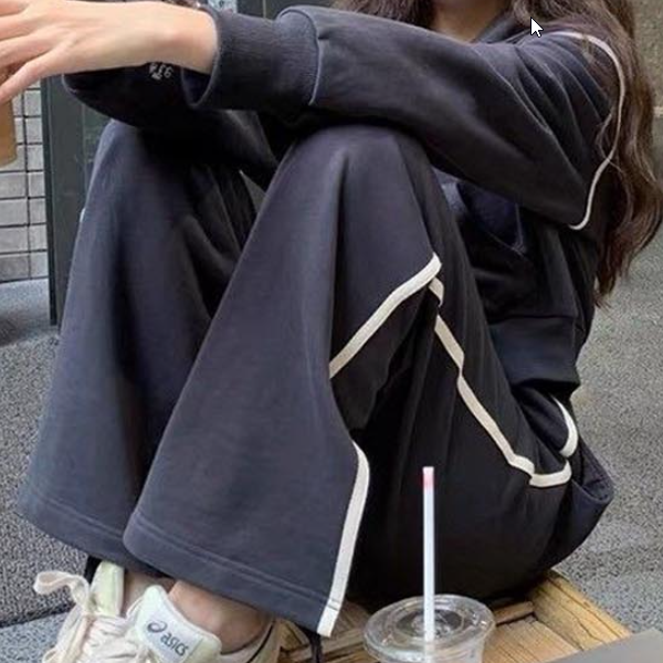 추리닝 후드 셋업 심플한 디자인으로 외출복 홈웨어 운동복으로 다양하게 활용할 수 있는 트레이닝 세트