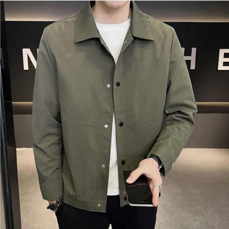 실용적이고 활용도 좋은 깔끔한 카라디자인 남성 자켓