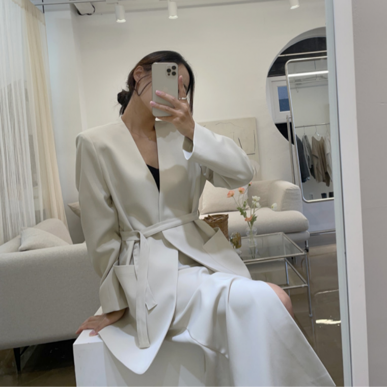 바이브모션 노카라 자켓 슬릿 스커트 셋업 여성 정장