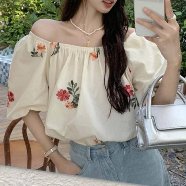 플라워 퍼프소매 오프숄더 블라우스 화사한 꽃무늬 여름 바캉스룩 휴양지 포인트