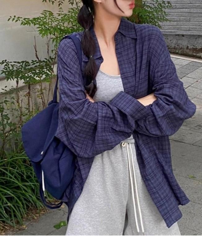 여성 네이비 체커보드 체크셔츠 긴팔 남방 블라우스 데일리 여행룩 캐주얼 봄가을