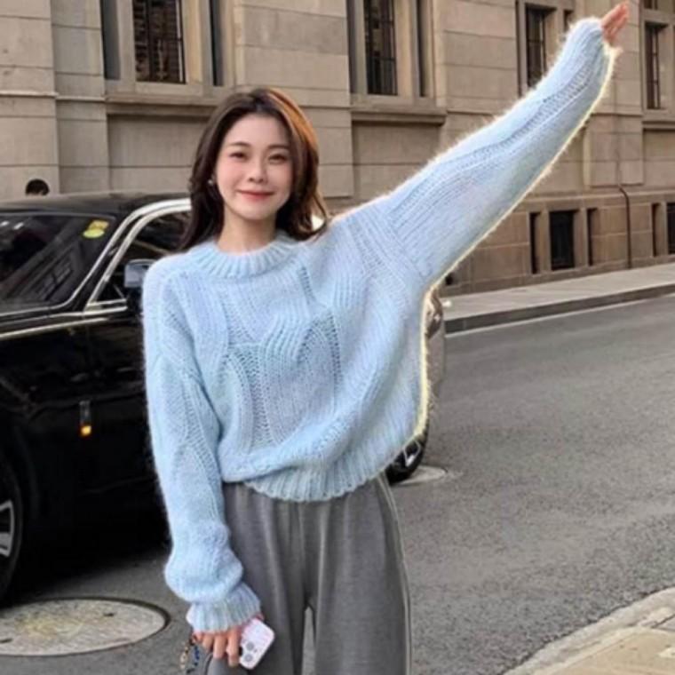 여자 데이트룩 소프트 라운드넥 케이블 긴팔 니트 스웨터