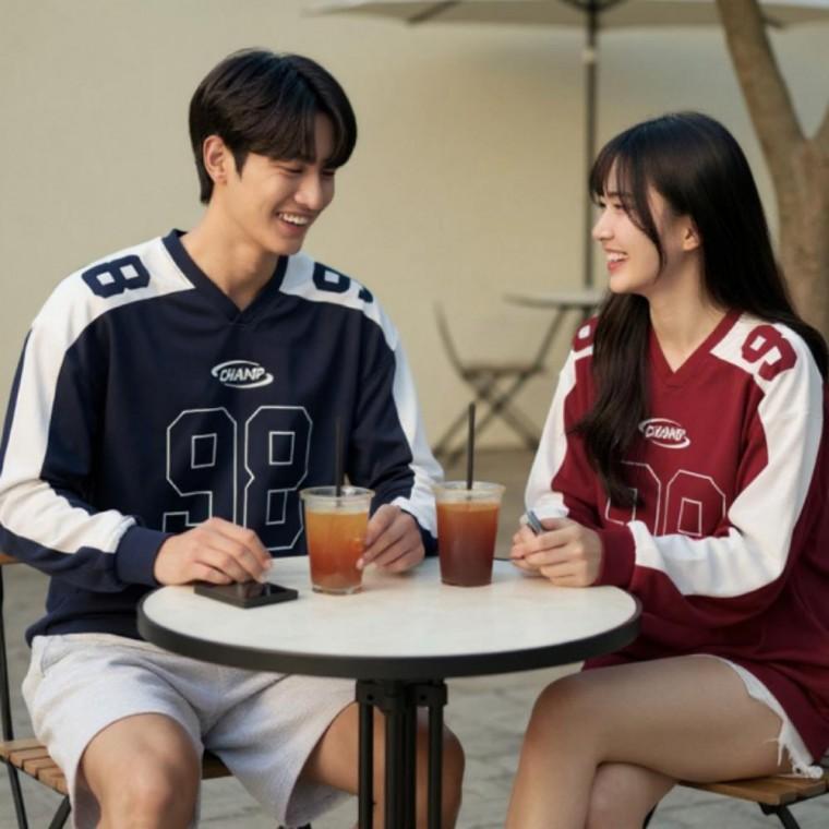 남녀공용 긴팔티 오버핏 스포티 캐주얼 상의 배색 하키티