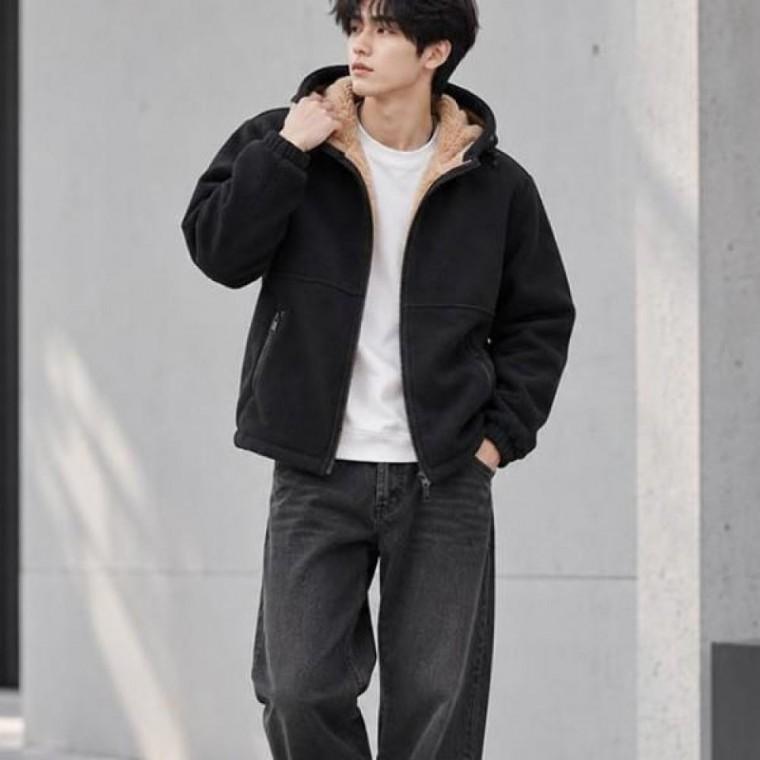 윈터 후드집업 지퍼를 열고 닫아 날씨와 코디에 따라 편하게 활용할 수 있는 데일리 외투