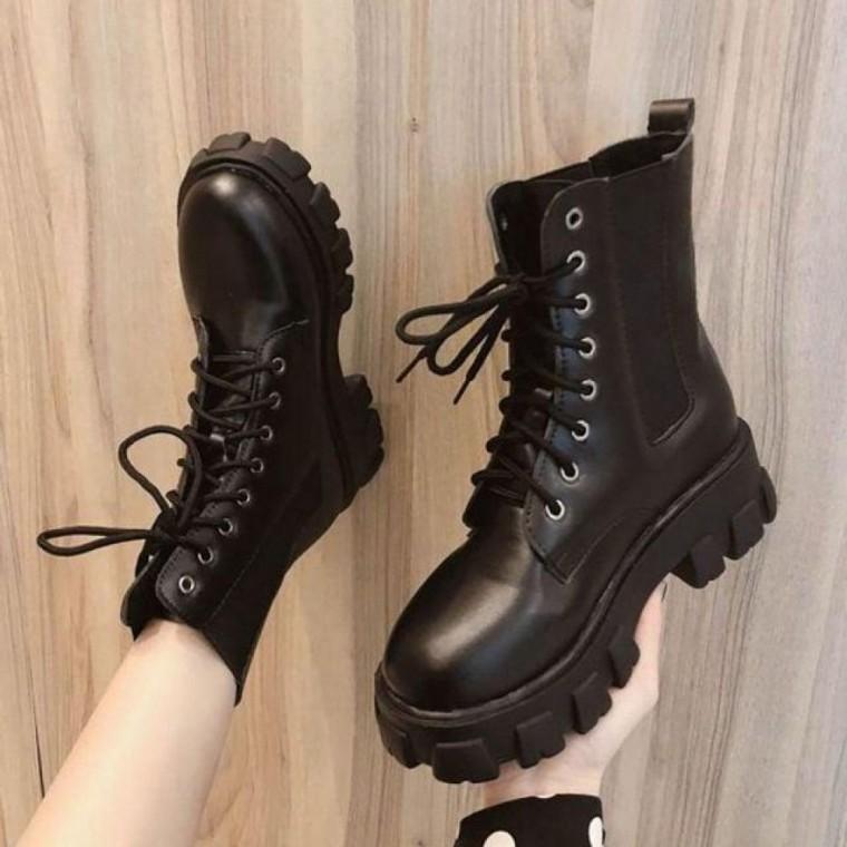 데일리 레이스업 통굽 워커부츠