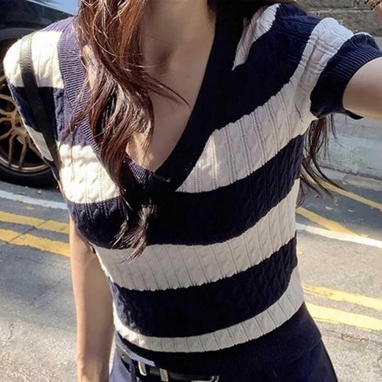 여성 꽈배기 짜임 브이넥 슬림핏 라운드넥 반팔 니트