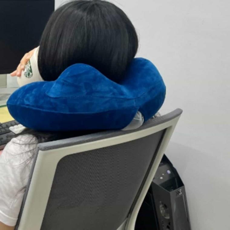 휴대용 벨벳 에어목베개 블루 여행용목배게 차량용목베개 기내용목베개