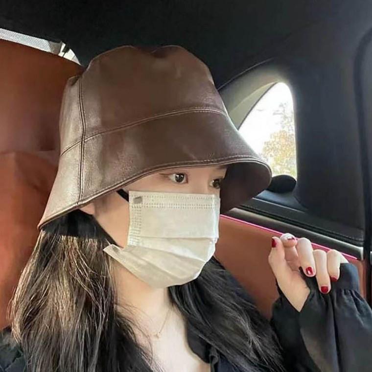 여자 패셔너블 스트릿 외출 패션 모자 클래식 스타일 레더 벙거지