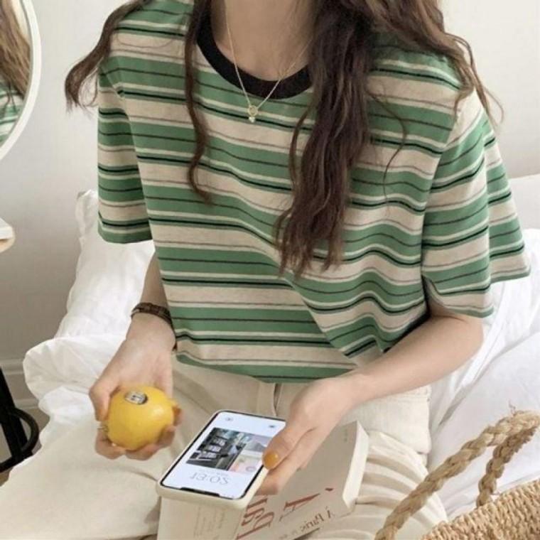 여성 데일리룩 편안한 루즈핏 단가라 라운드 티셔츠
