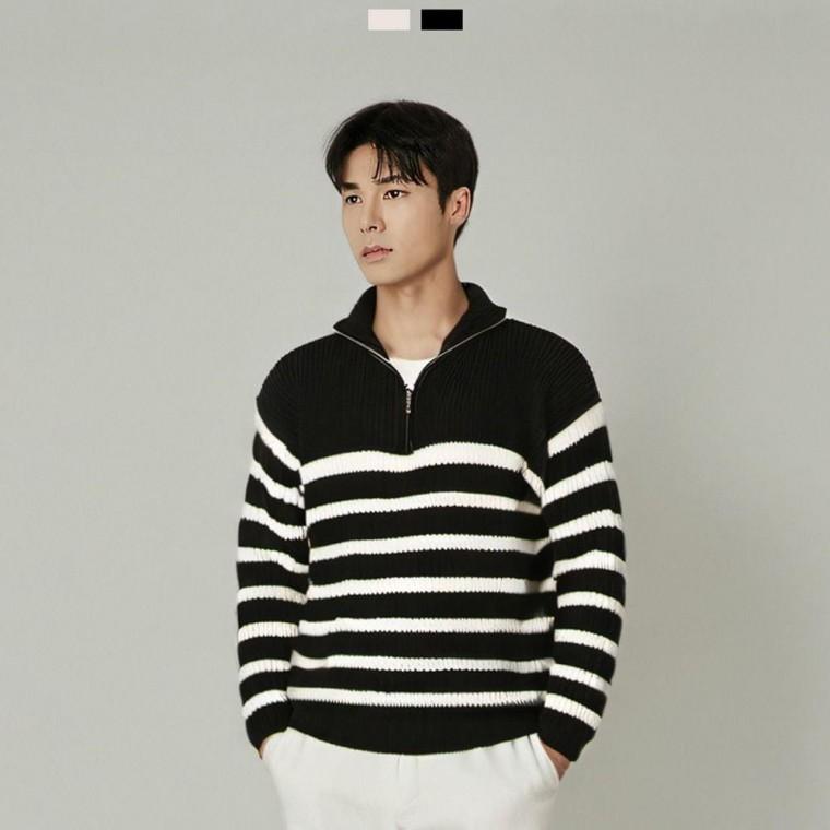 남성 스트라이프 반집업 하이넥 니트 데일리 긴팔 상의