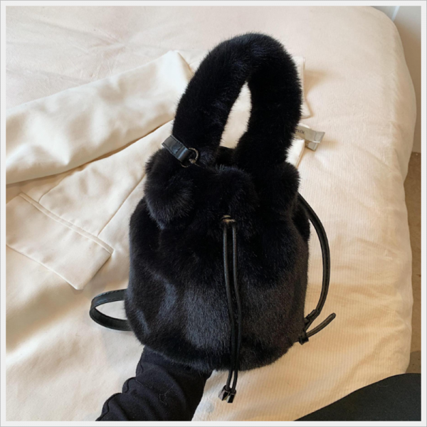 20대 겨울가방 토트백 인조퍼 미니 크로스 호보백