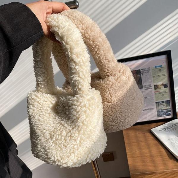 뽀글미니토트백 포근 손가방 미니가방 양털 핸드 겨울