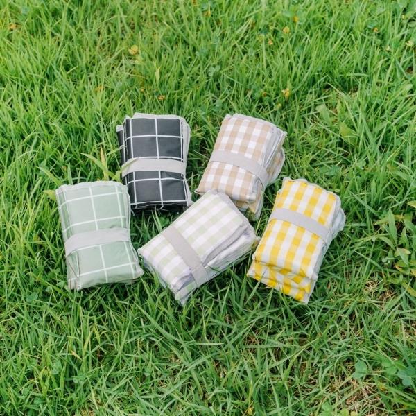 체크 접이식 휴대용 방석 푹신한 야구장 무하중 비행기 기내용 콘서트 사우나 공연 접는 벤치 피크닉 등산