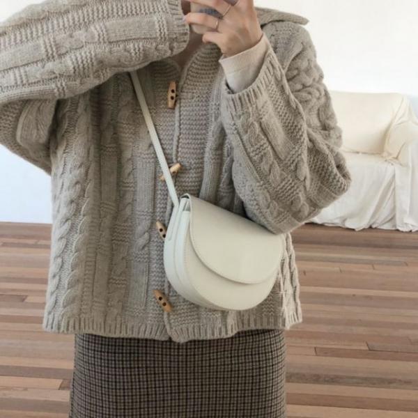 여성 꽈배기 니트 단추 빅 카라 가디건