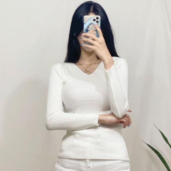 여성 가을 겨울 도톰한 브이넥 골지 긴팔티셔츠