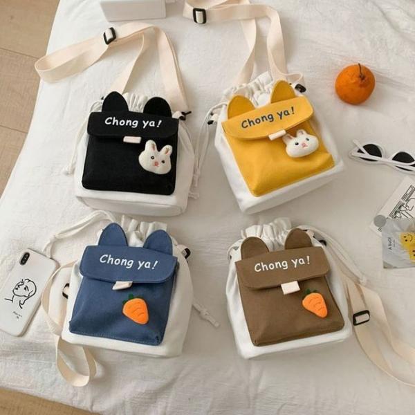 여성 미니 캔버스 인형뱃지 크로스백 캐주얼 가방