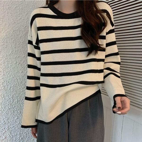 2컬러 여성 데일리 스트라이프 디자인 니트