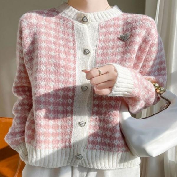 라운드넥 체크 크롭 가디건 여성용 하트 단추 포인트