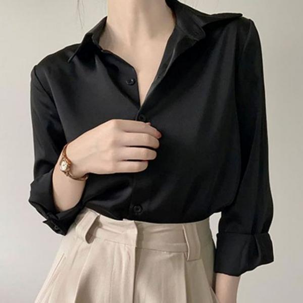 여성 올블랙 기본핏 세련무드 캐주얼 일상룩 카라셔츠